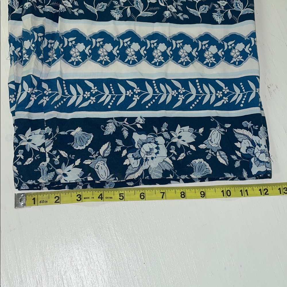 LOFT Blue Floral Jumpsuit with Elastic waist and side pockets. Size Large - Picture 11 of 11